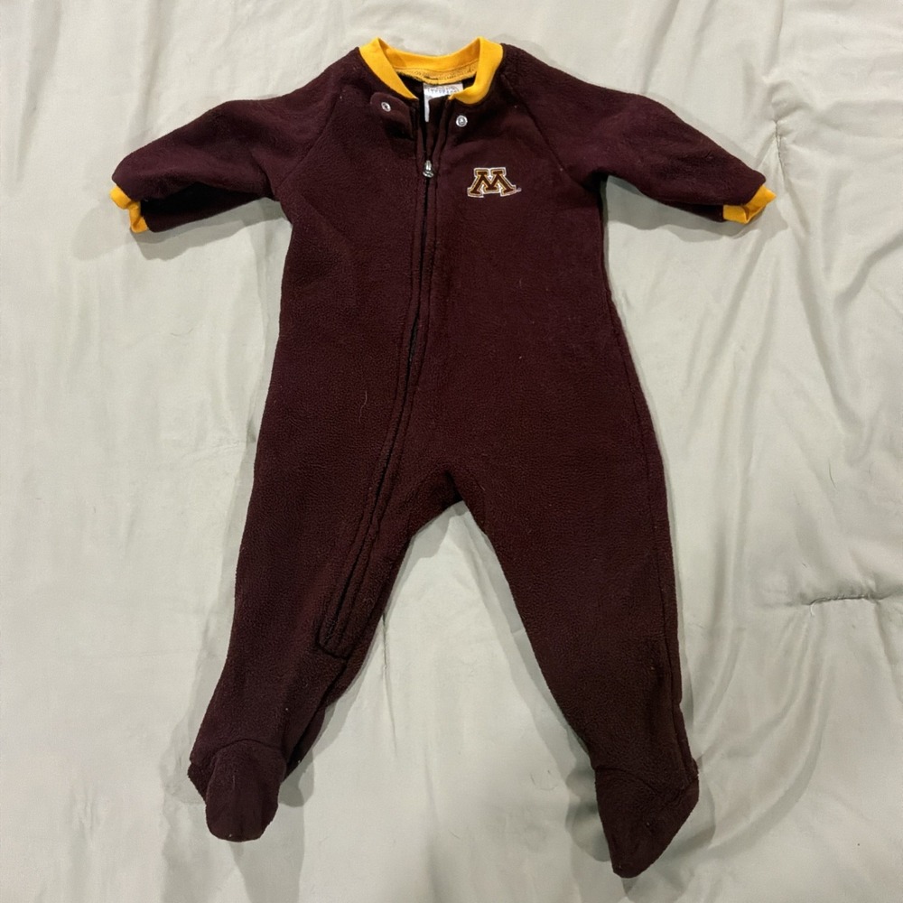 Infant/Baby Minnesota Gophers 6/9 Mo Footies Pajamas PJs‎ Rivalry Threads